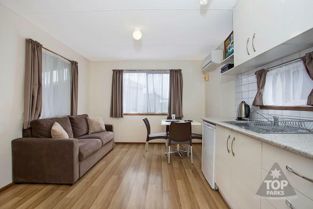 Hotel Great Ocean Road Tourist Park Peterborough Exterior foto